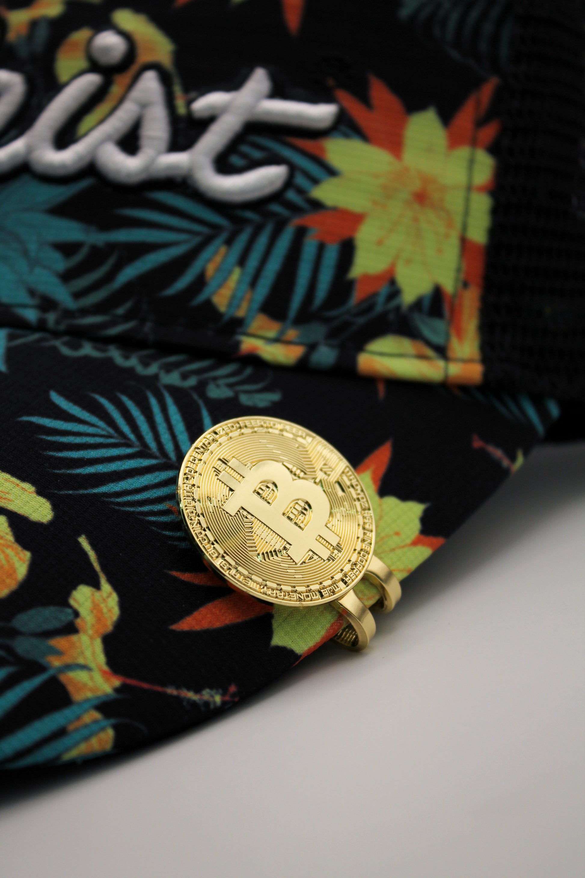Bitcoin golf ball marker image 2